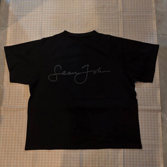 Kanye West Black Short-Sleeved T-Shirt - Picture 1 of 6